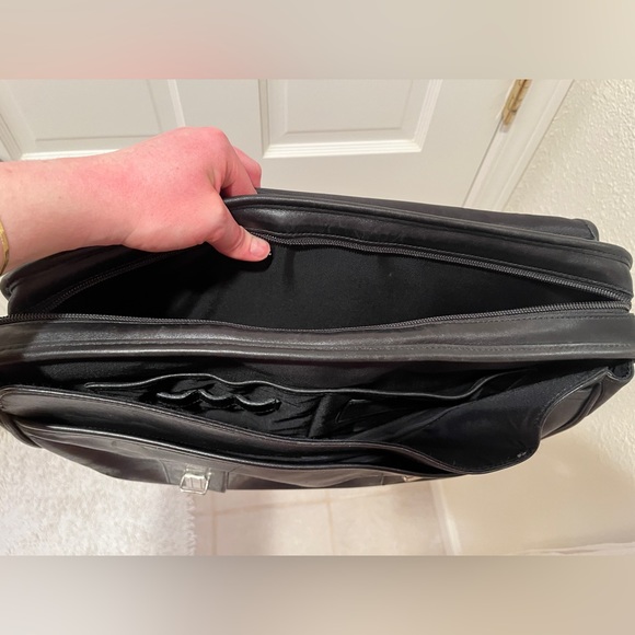 Black leather Coach Briefcase - Picture 9 of 10